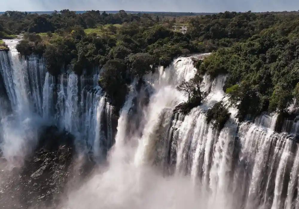 Victoria Falls in Zimbabwe - Familia Safaris